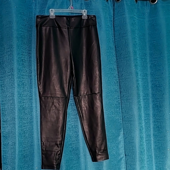 Dynamite Faux leather look pants - Picture 4 of 5